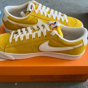 Men’s Nike size 10.5 never worn